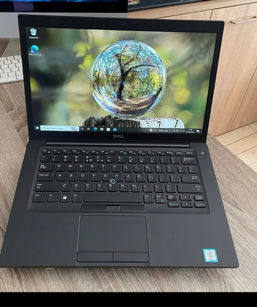 Dell Latitude 7490 i58th 8gb ,256 gb Nvme SSD (✔️ Laptop Pouch)