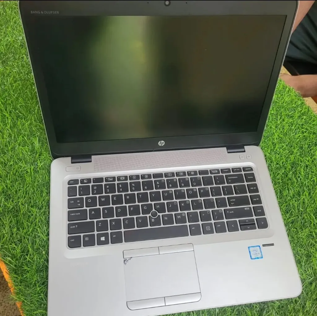 Hp Elitebook G3 i56th 8 gb,256 gb m.2 SSD (✔️ Laptop Pouch)
