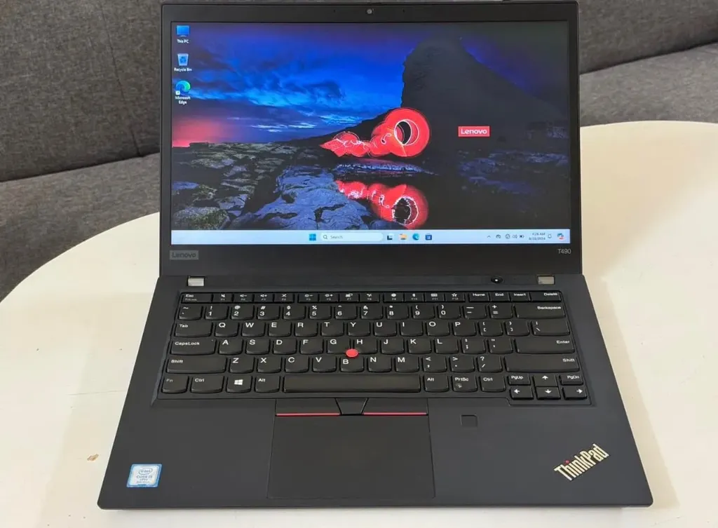 Lenovo T490 i58th (✔️ Laptop Pouch)