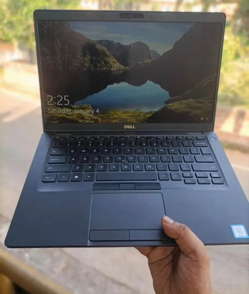 Dell Latitude 5400 i58th 8 gb ,256 gb Nvmi ssd (✔️ Laptop Pouch)