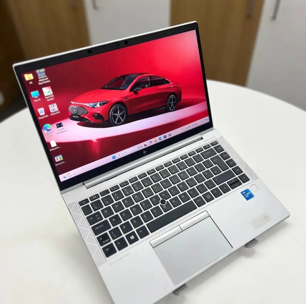 Hp Elitebook 830 G8 8gb ,256gb Nvme SSD