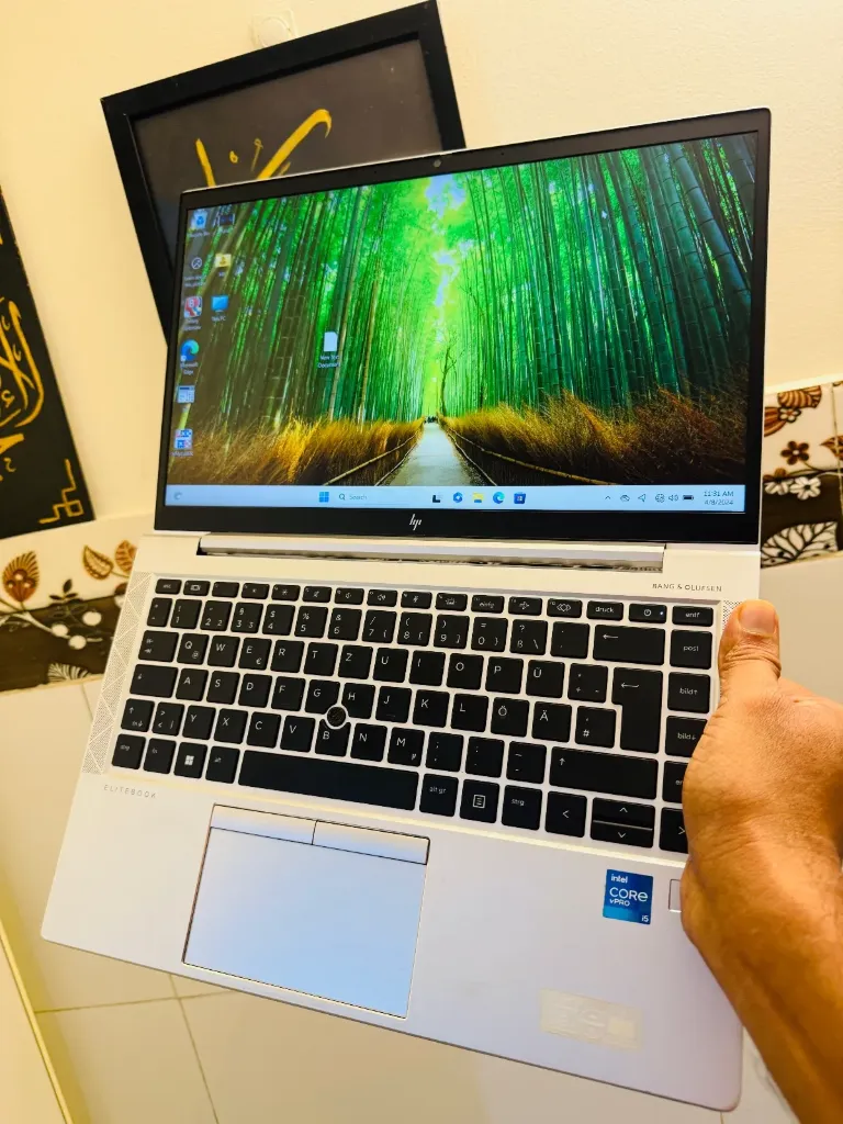 Hp Elitebook 840 G8 i5 11th 8gb 256 gb Nvme SSD (Laptopt Pouch)