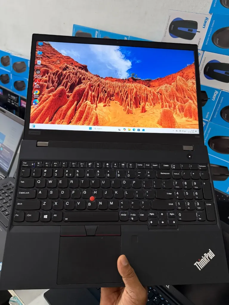 Lenovo Thinkpad T590 i78th Touch screen (✔️ Laptop Pouch)